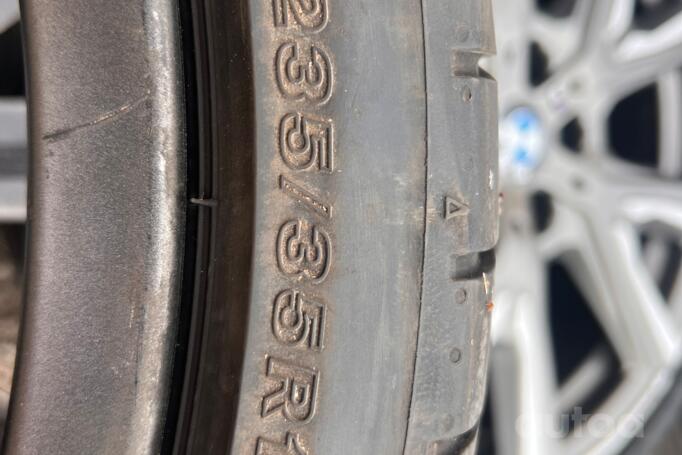 Bmw, valuveljed