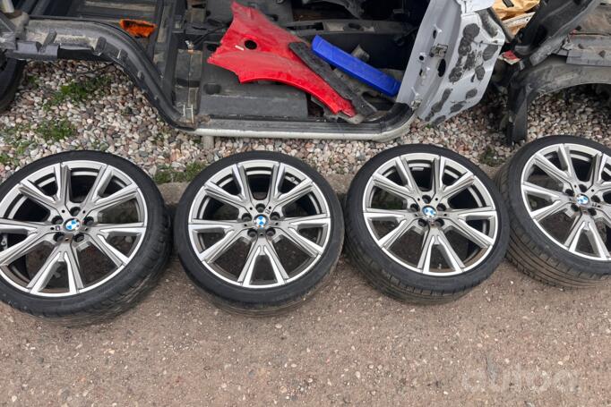 Bmw, valuveljed