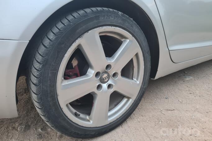 AUDI, valuveljed