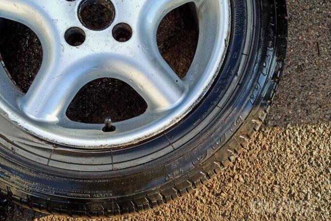 AUDI, valuveljed