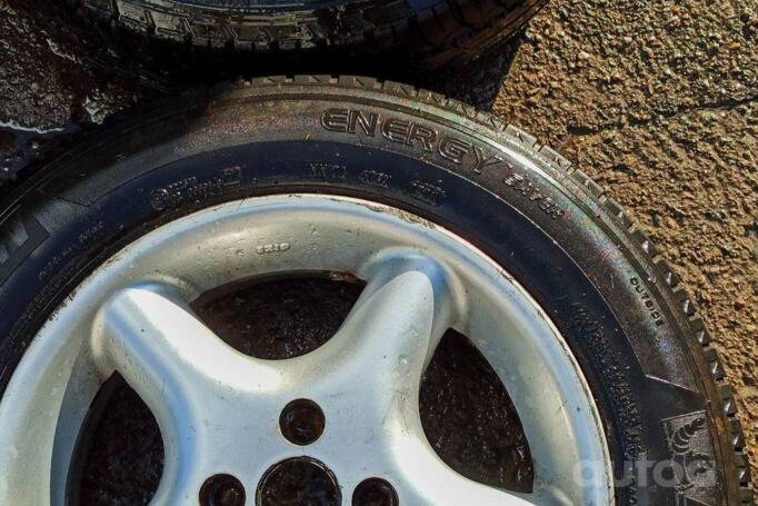 AUDI, valuveljed
