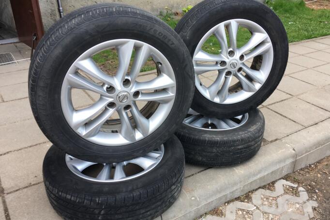Nissan, valuveljed