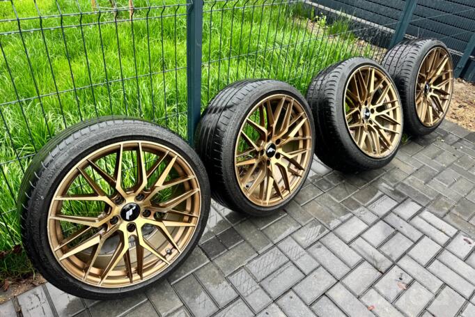 JR Japanracing, valuveljed