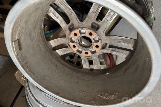 Audi, valuveljed