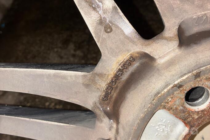 Audi, valuveljed