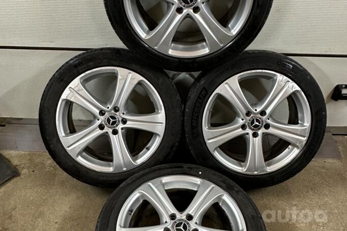 Mercedes benz, valuveljed