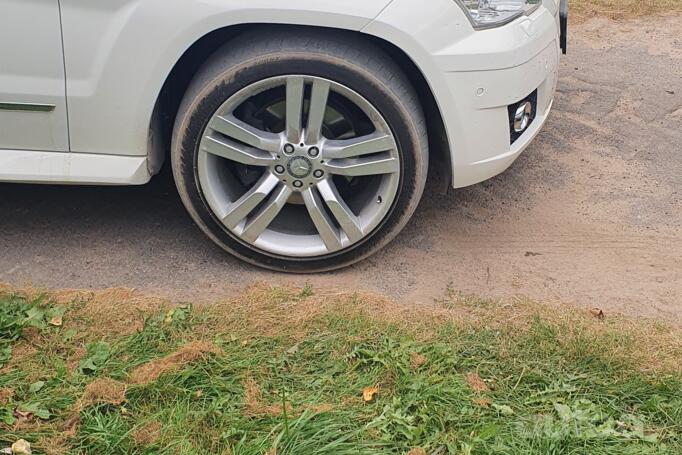 Mercedes, valuveljed