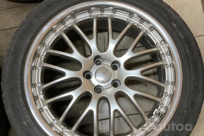 Larzon Panamera, valuveljed