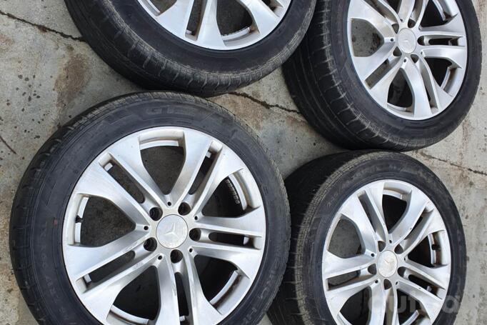 Mercedes, valuveljed