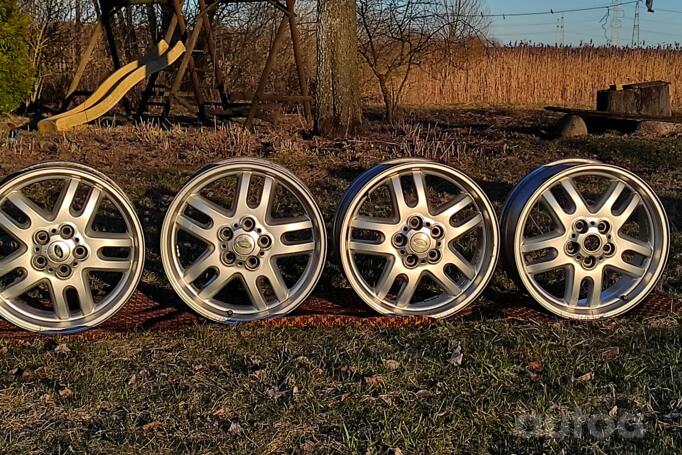 Land Rover made in Italy, valuveljed