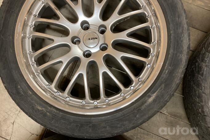 Larzon Panamera, valuveljed