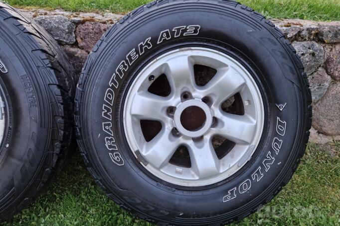 Nissan Patrol, valuveljed