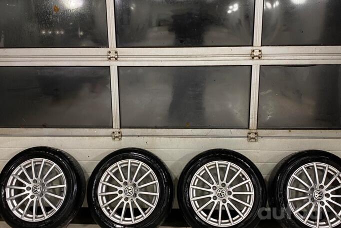 Mercedes benz, valuveljed