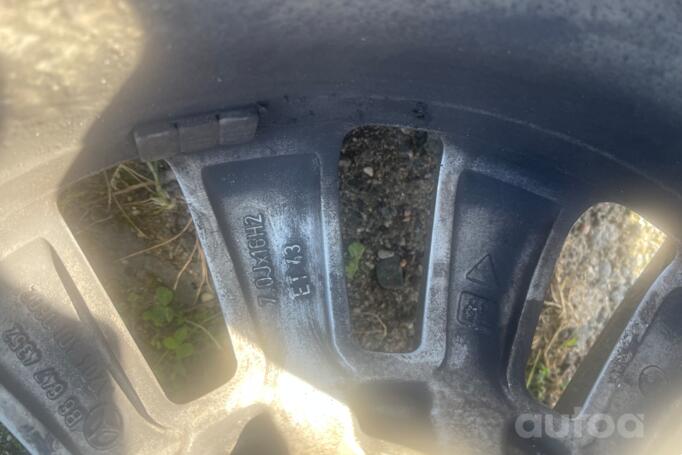 Mercedes Borbet, valuveljed