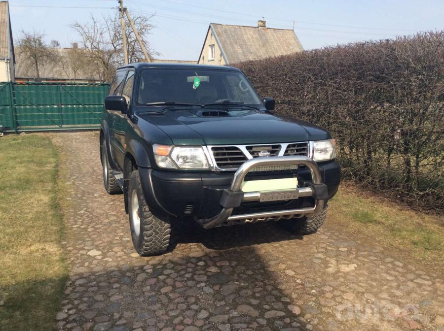 Nissan Patrol Y61 SUV 3-doors
