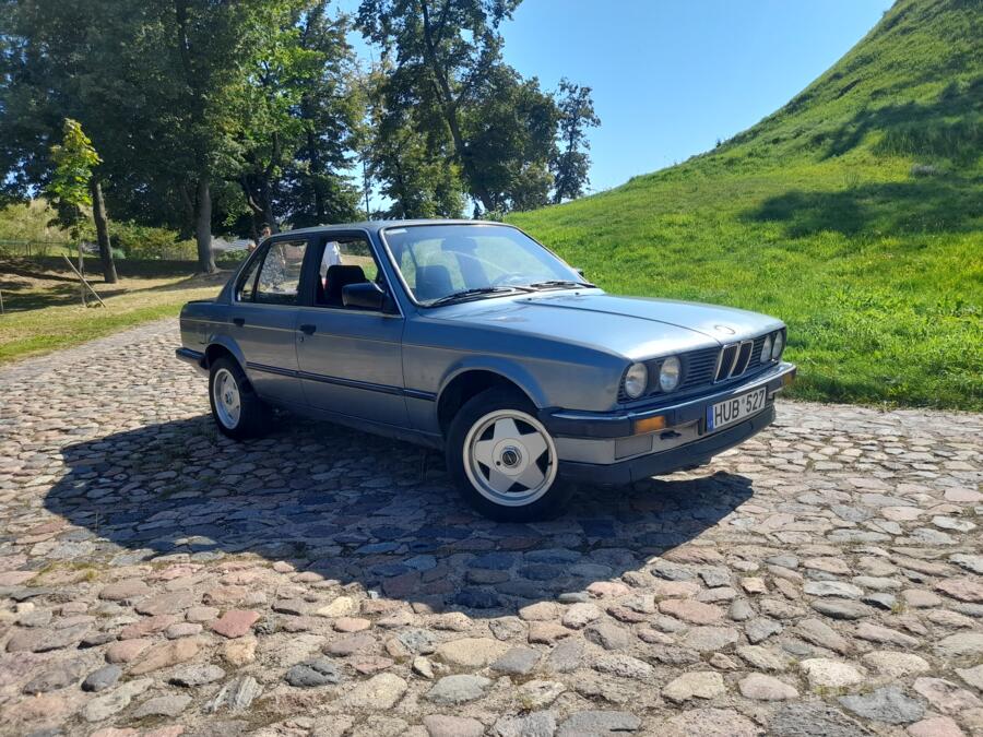 BMW 3 Series E30 Sedan 4-doors
