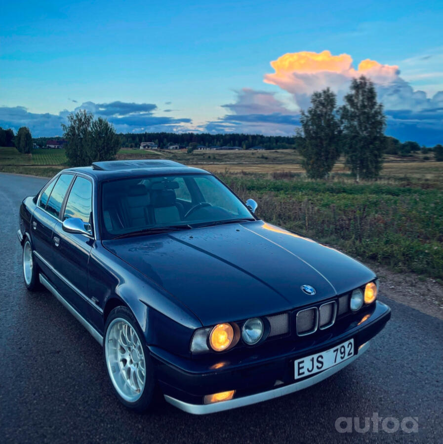 BMW 5 Series E34 Sedan