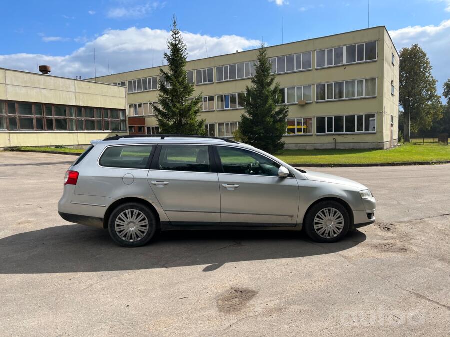 Volkswagen Passat B6 wagon 5-doors