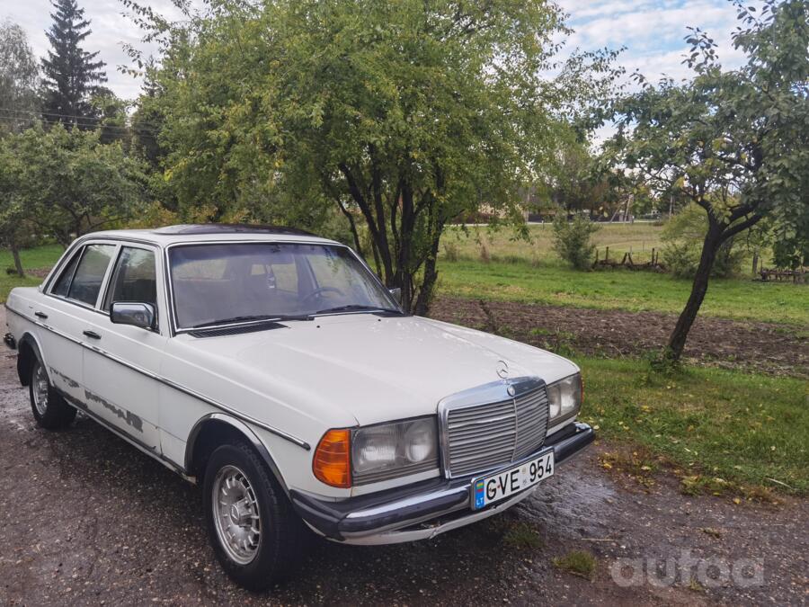 Mercedes-Benz W123 1 generation