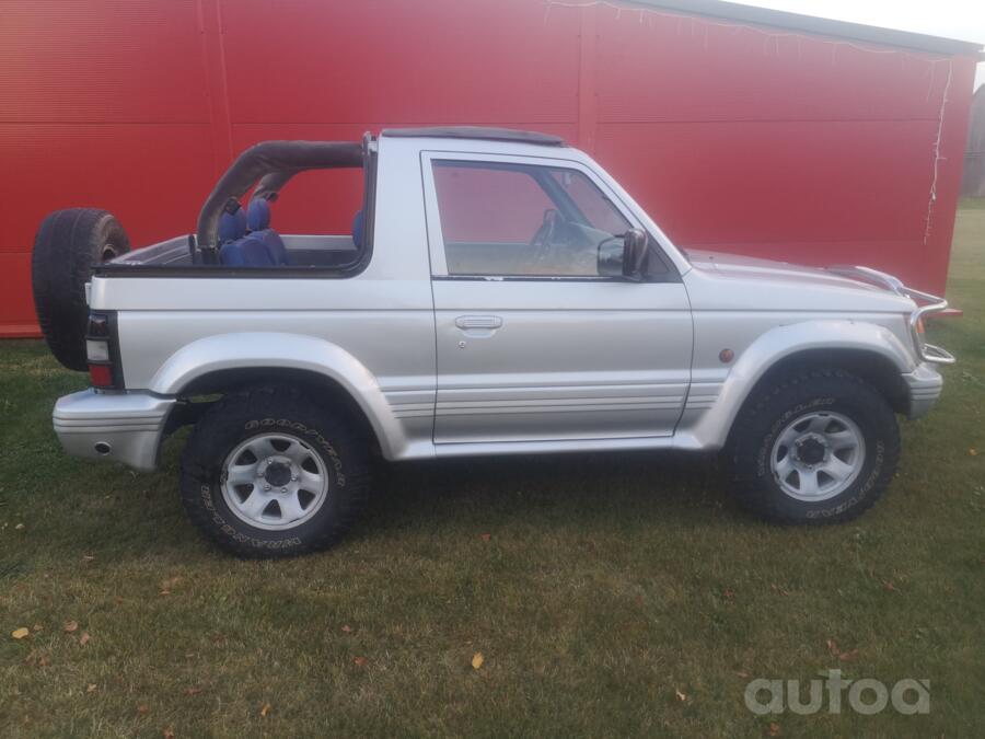 Mitsubishi Pajero 2 generation Canvas Top Convertible SUV 2-doors