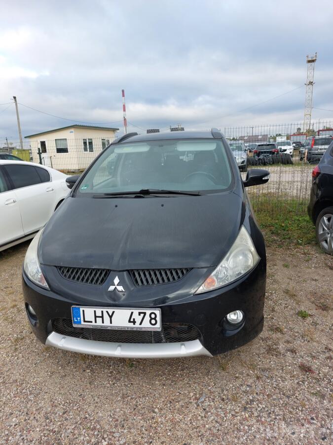 Mitsubishi Grandis 1 generation Minivan