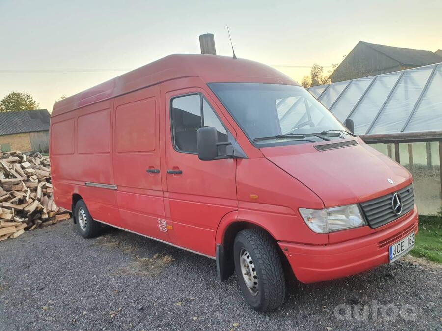 Mercedes-Benz Sprinter First generation