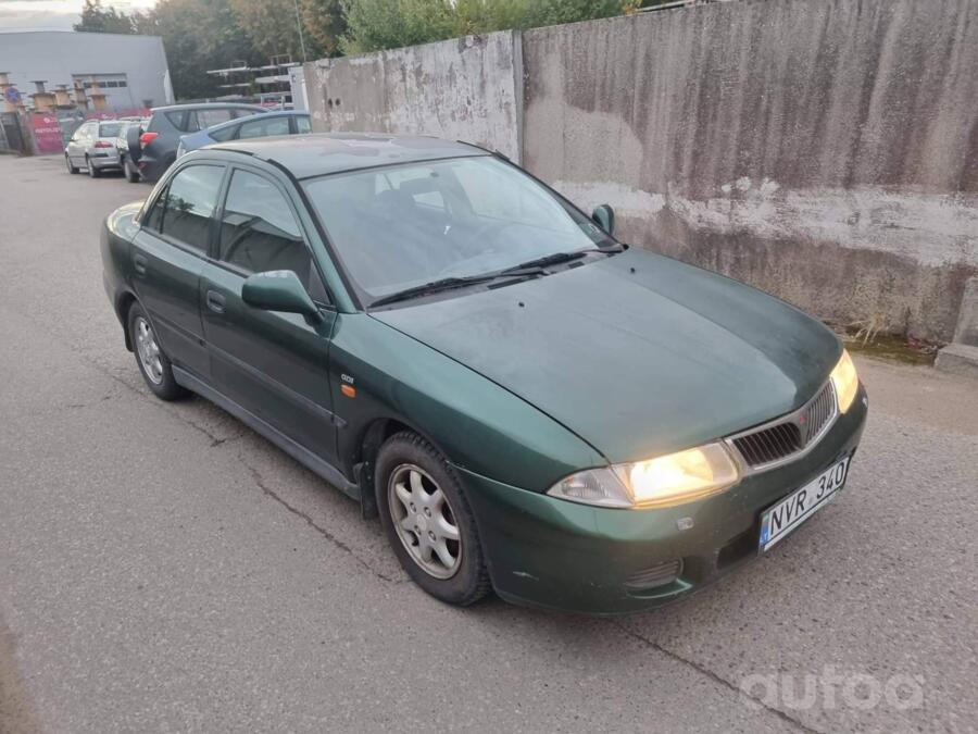 Mitsubishi Carisma 1 generation Sedan