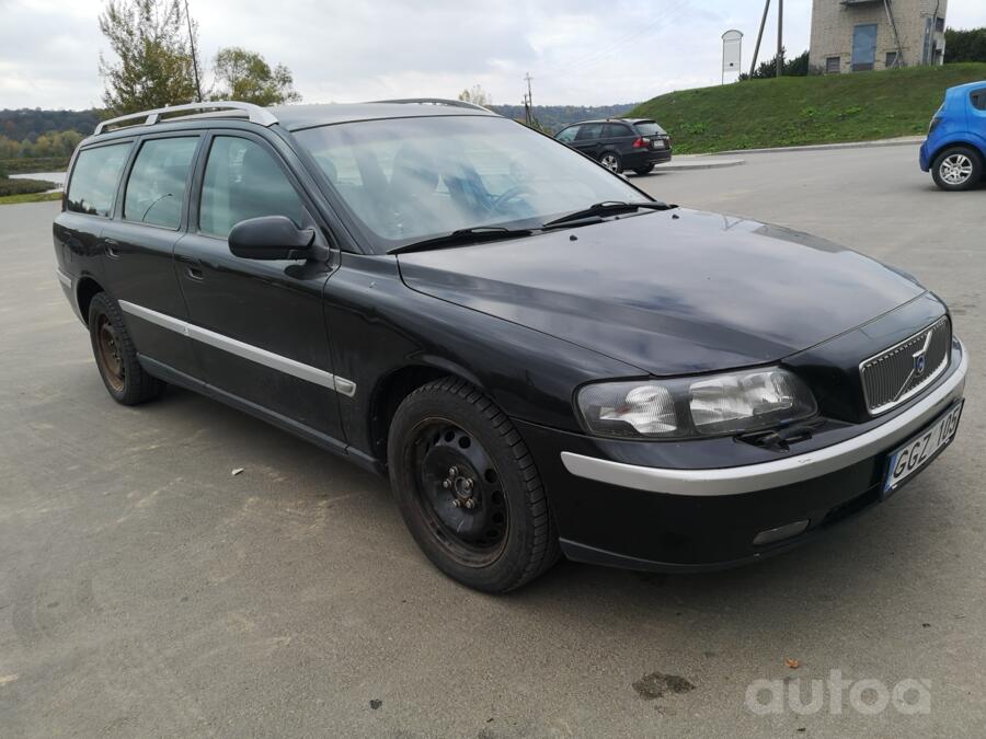 Volvo V70 2 generation wagon
