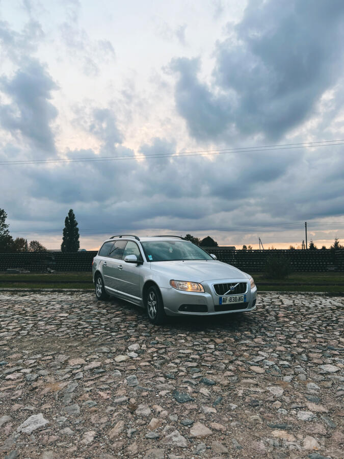 Volvo V70 3 generation wagon