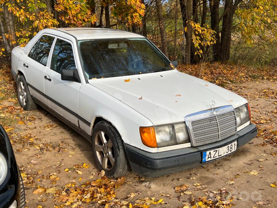 Mercedes-Benz W124 1 generation