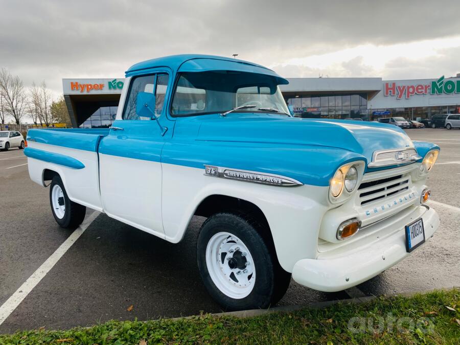Chevrolet 210