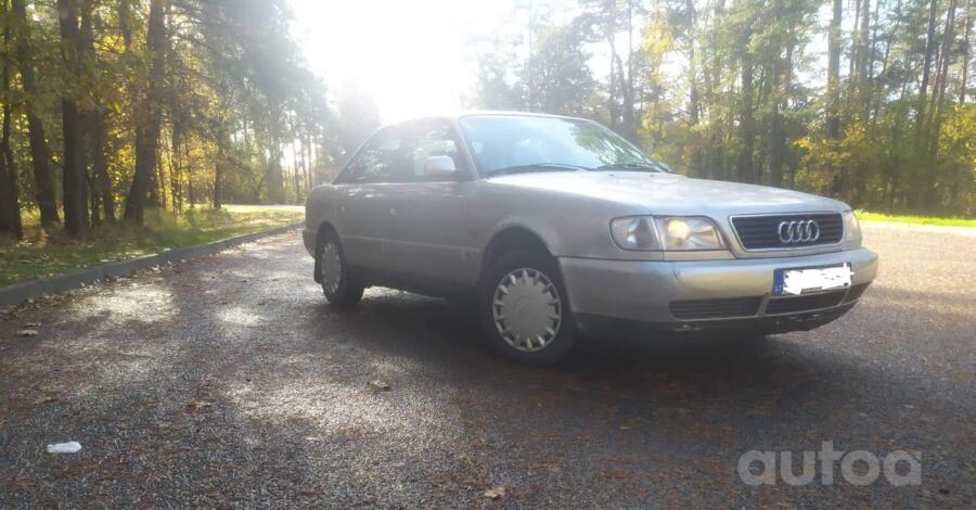 Audi A6 A4/C4 Sedan