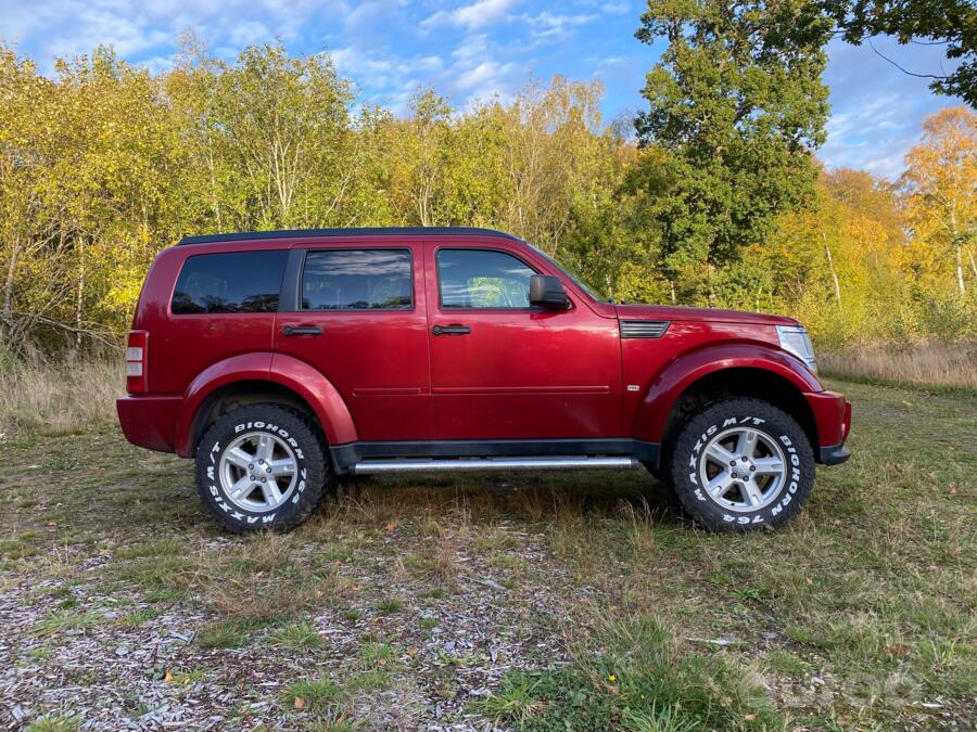 Dodge Nitro 1 generation SUV