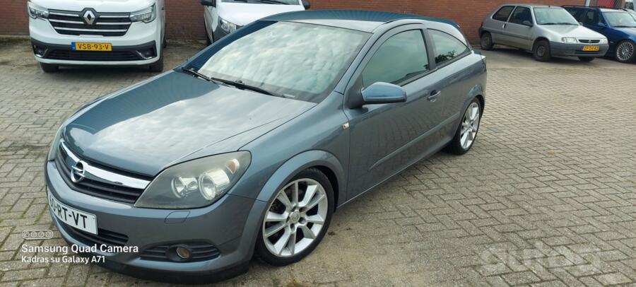 Opel Astra H Hatchback