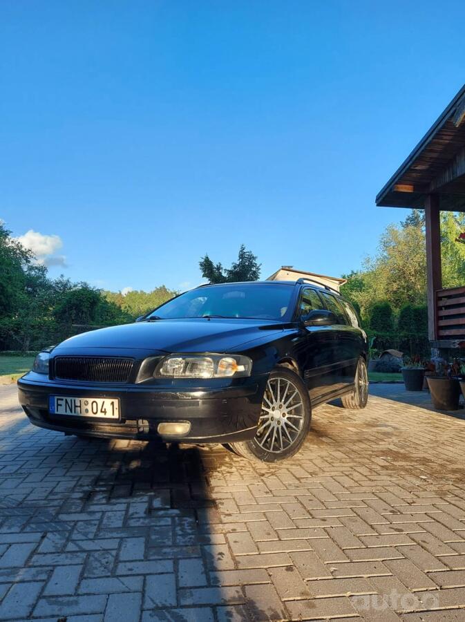 Volvo V70 2 generation wagon