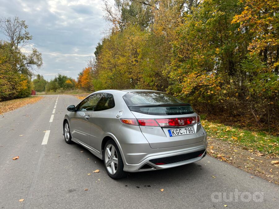 Honda Civic 8 generation Type-S hatchback 3-doors