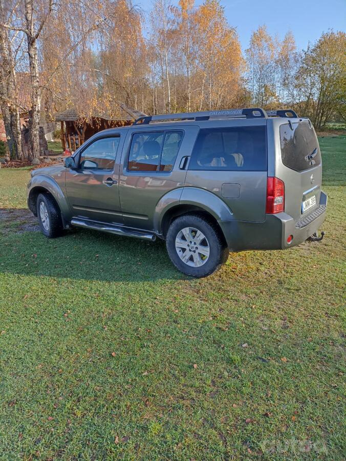 Nissan Pathfinder R51 SUV
