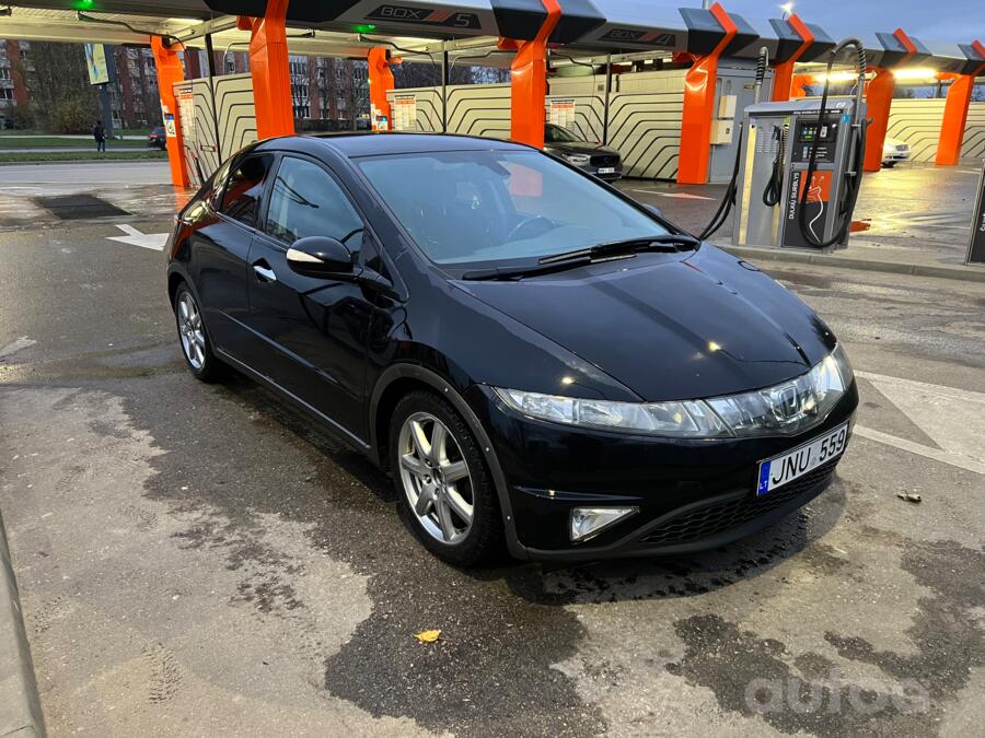 Honda Civic 8 generation Hatchback 5-doors