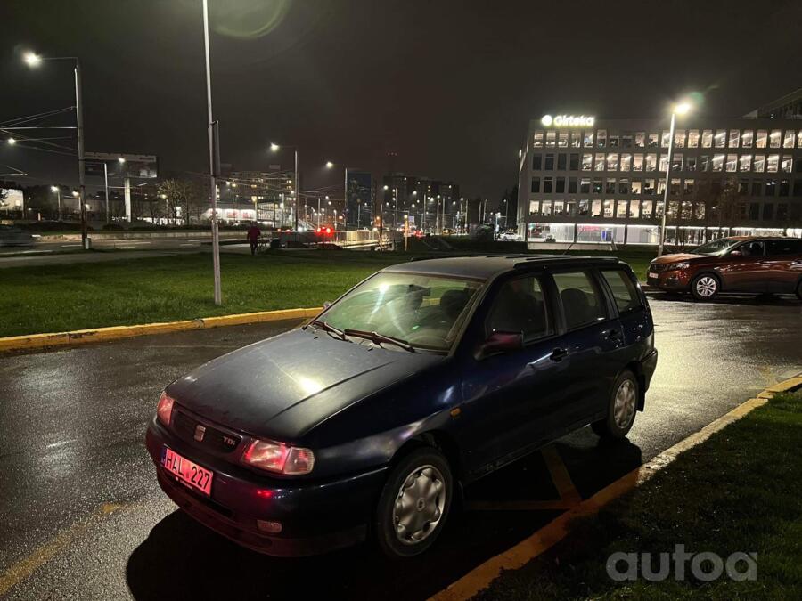 SEAT Cordoba 1 generation wagon
