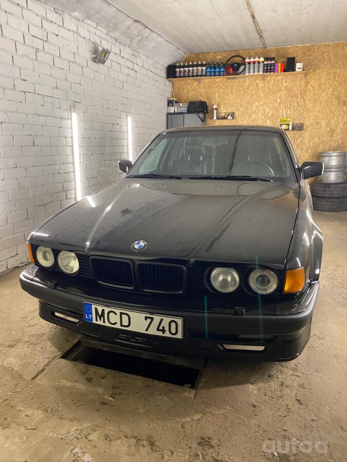 BMW 7 Series E32 Sedan