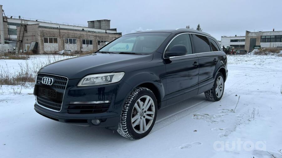 Audi Q7 4L Crossover