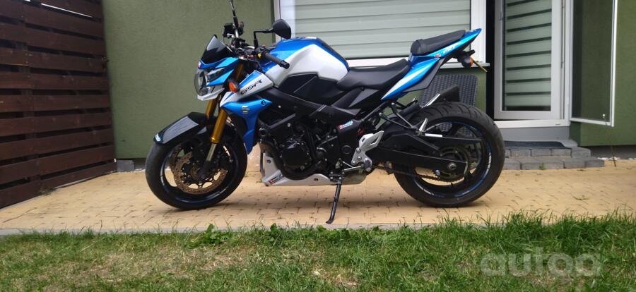Suzuki GSR