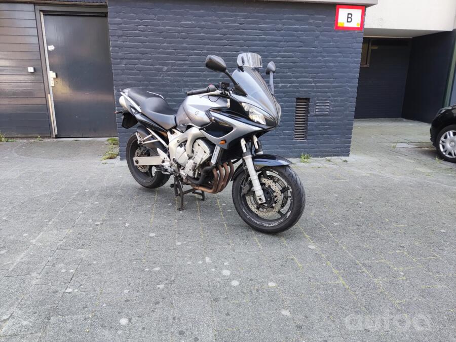 Yamaha FZS 600 Fazer