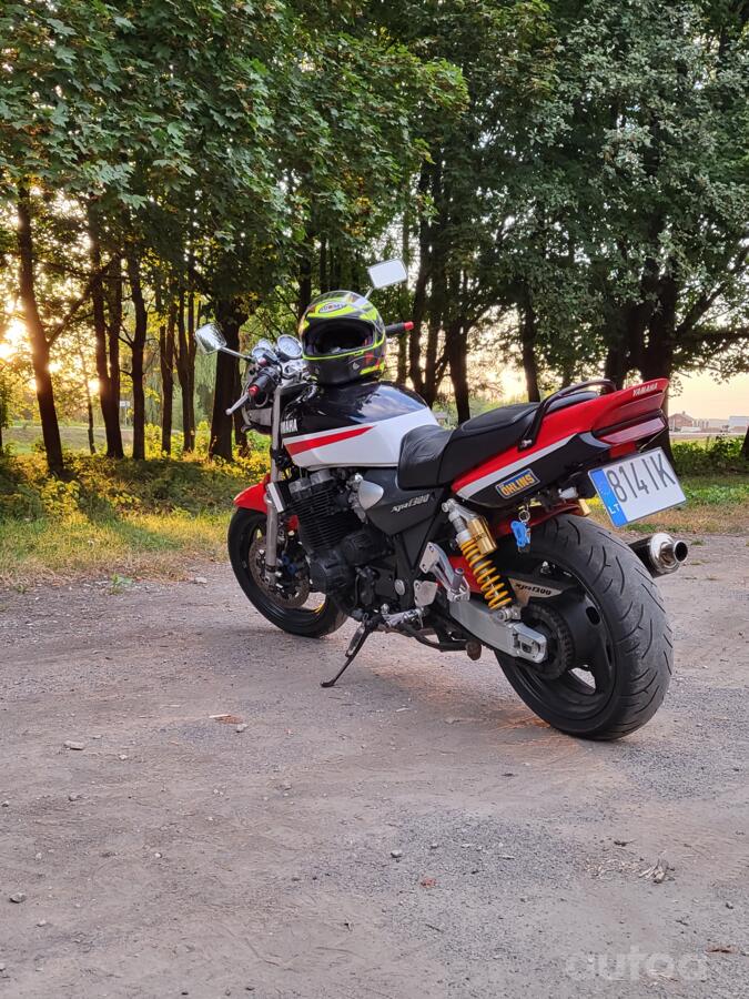 Yamaha XJR 1300