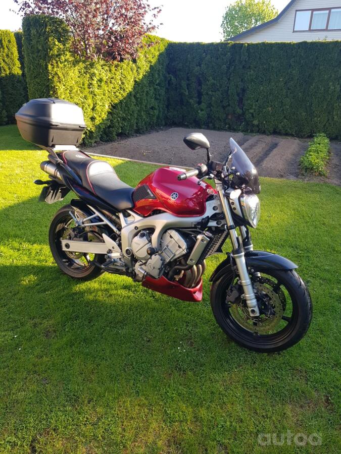 Yamaha XZ 550