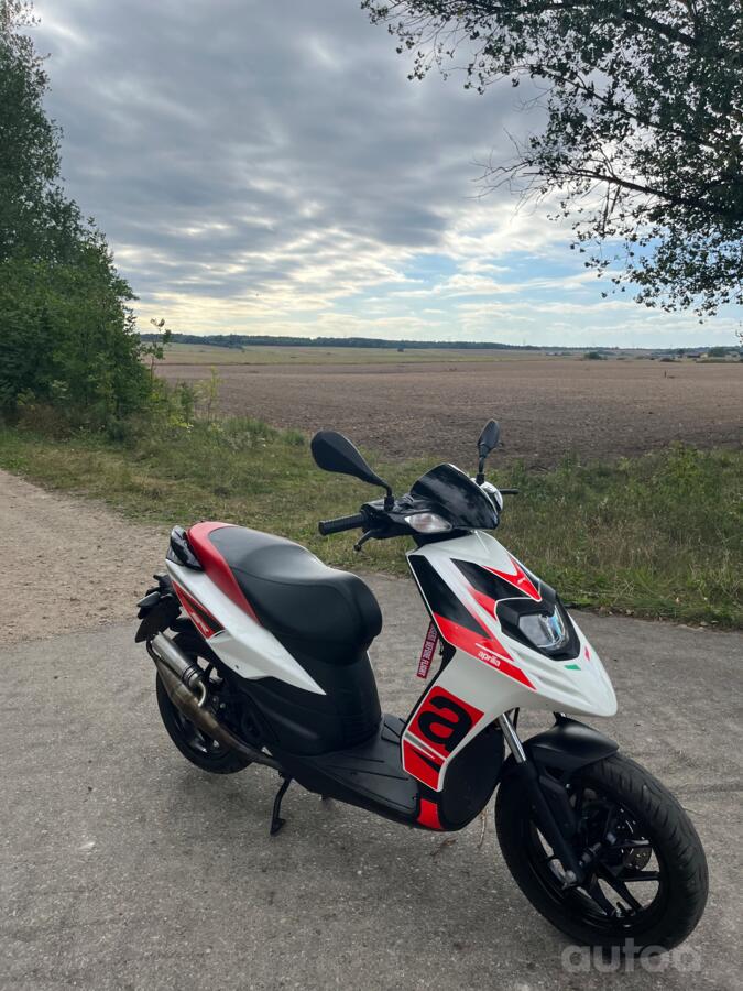 Aprilia SR