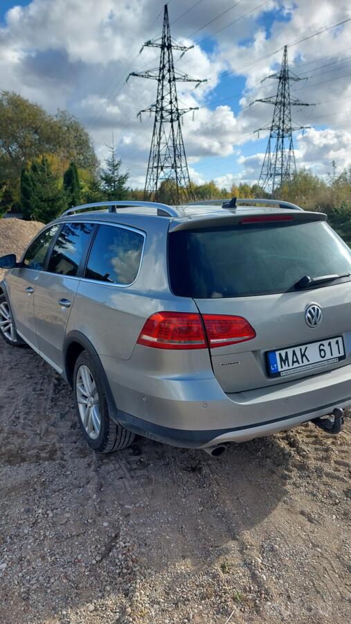 Volkswagen Passat B7 Variant Alltrack wagon 5-doors