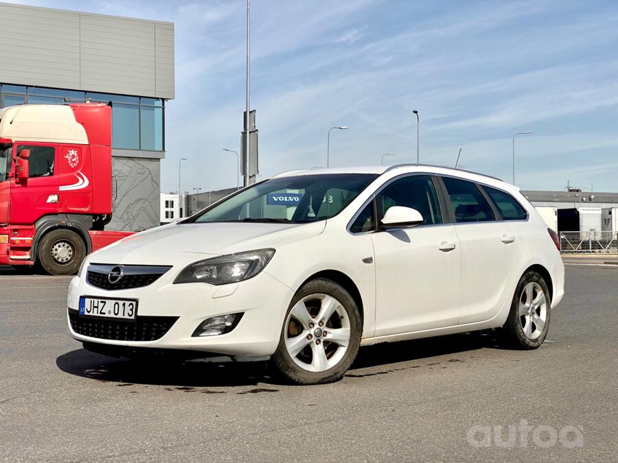 Opel Astra J Hatchback 5-doors