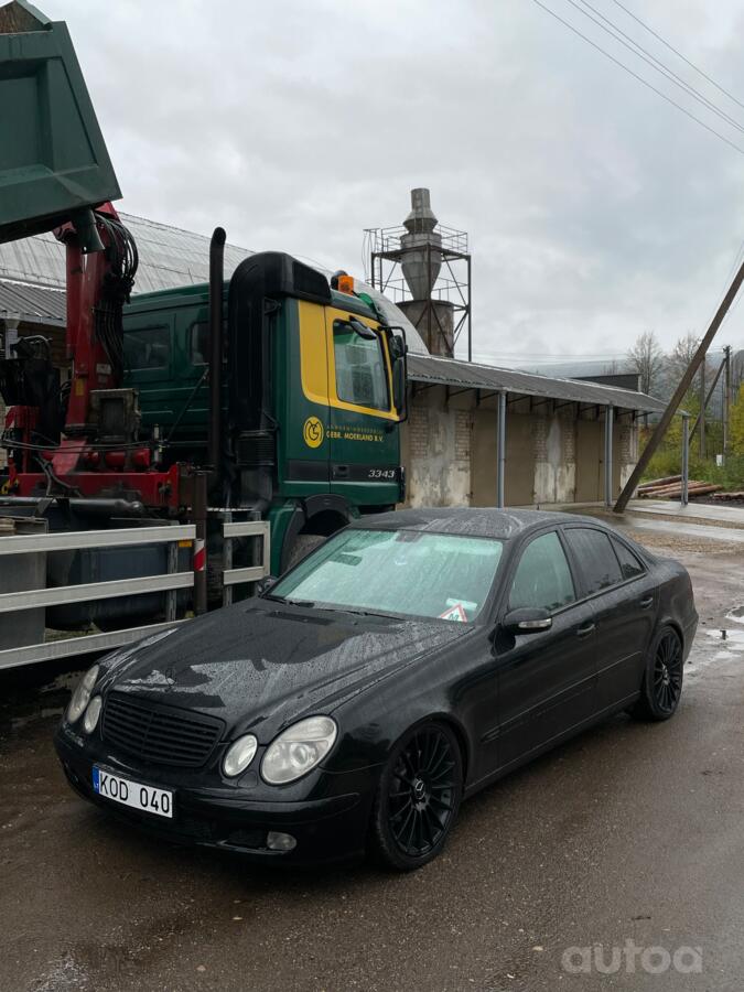 Mercedes-Benz E-Class W211 Sedan
