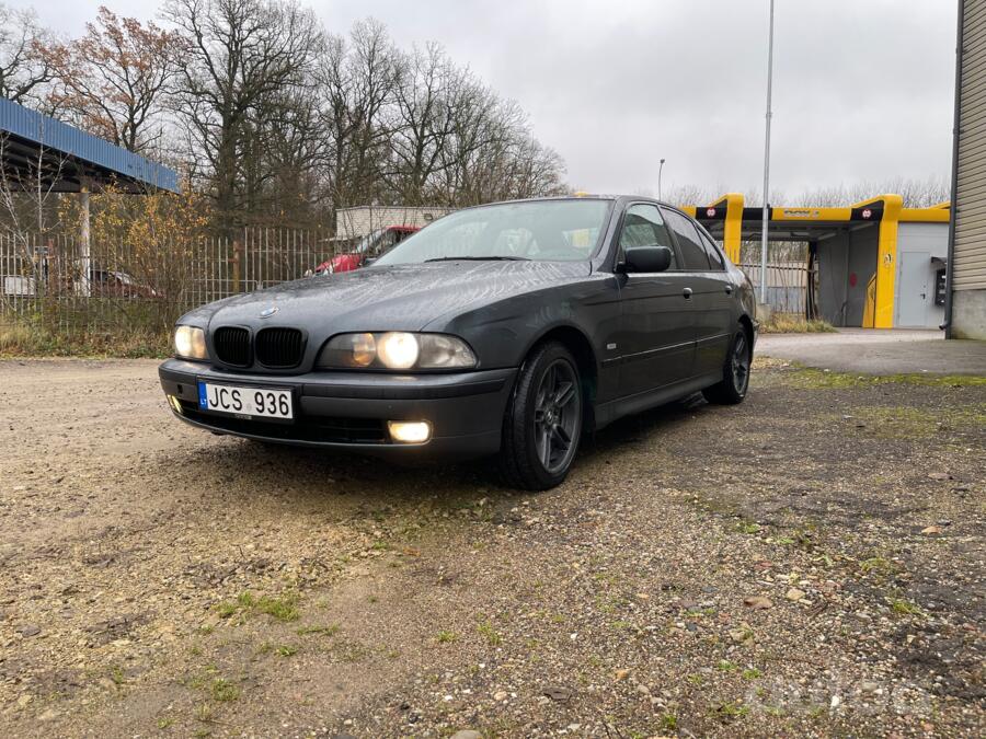 BMW 5 Series E39 Sedan 4-doors